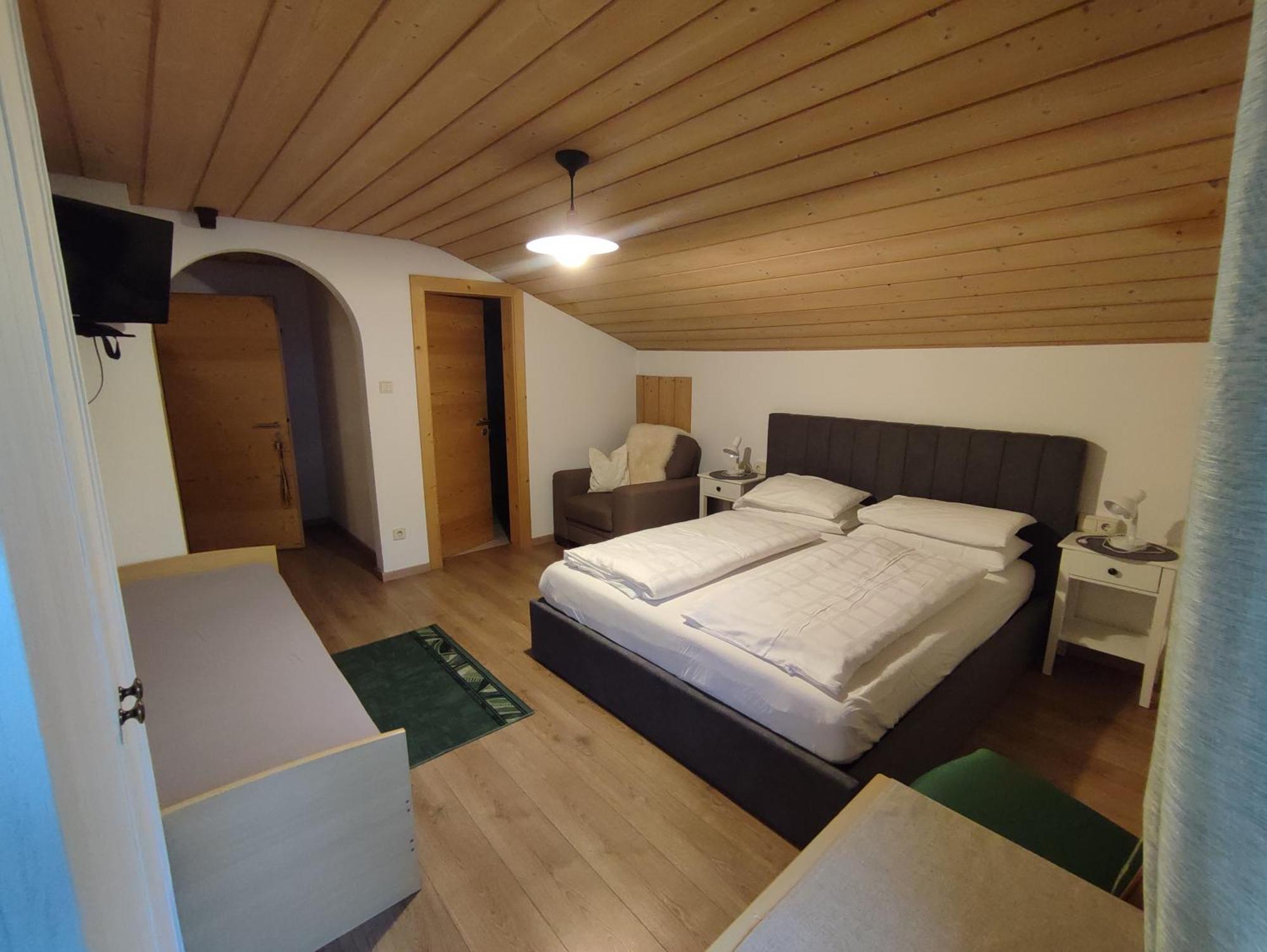Garni Hattlerhof B&B Brunico Dış mekan fotoğraf