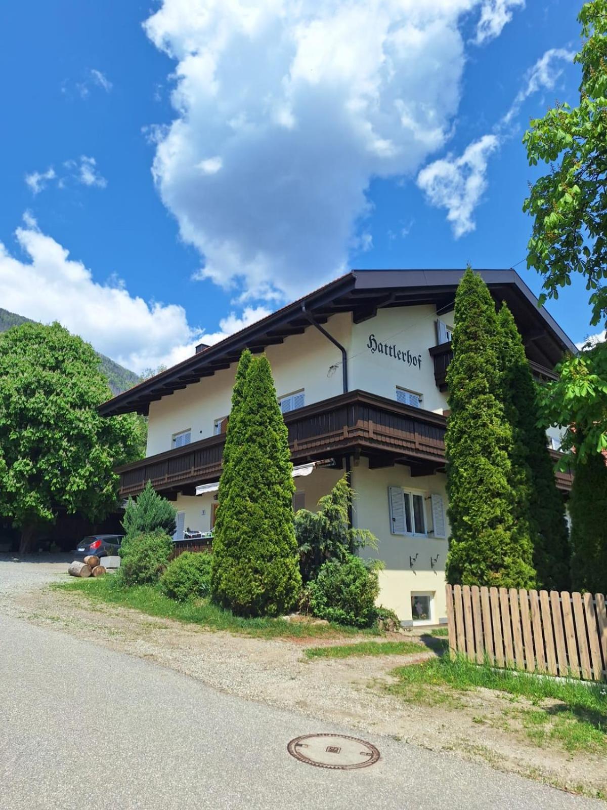 Garni Hattlerhof B&B Brunico Dış mekan fotoğraf